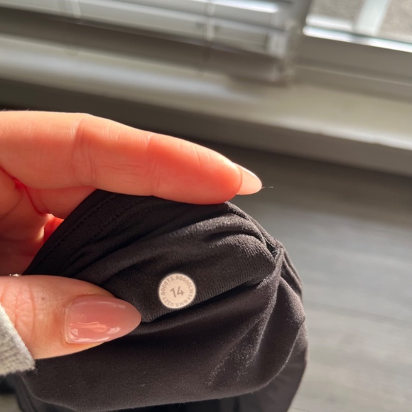 Lululemon Groove Nulu High-Rise Flared Pant black align size 14 - Picture 3 of 4